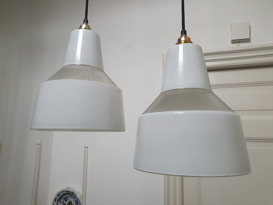 Image 1 of 2x Franse glazen vintage hanglampen