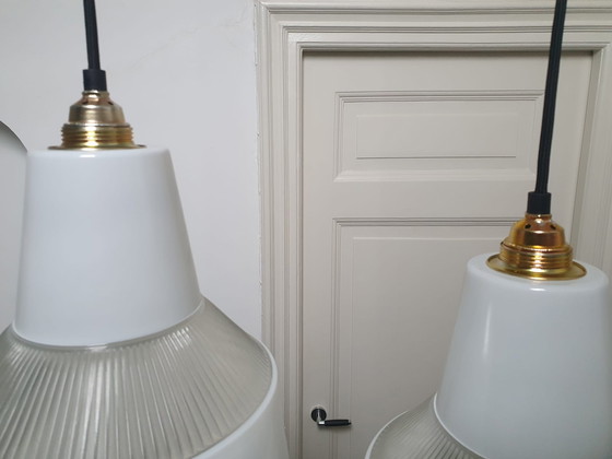 Image 1 of 2x Franse glazen vintage hanglampen