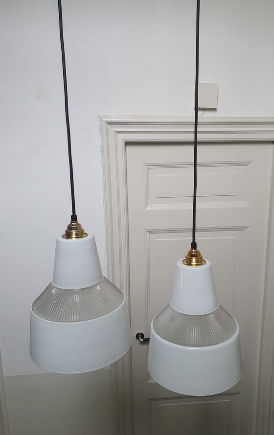 Image 1 of 2x Franse glazen vintage hanglampen