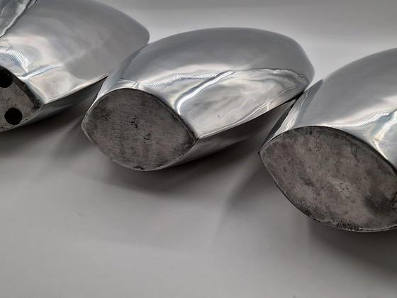 Image 1 of Set van 3 grote handgemaakte design aluminium vazen, gepolijst 