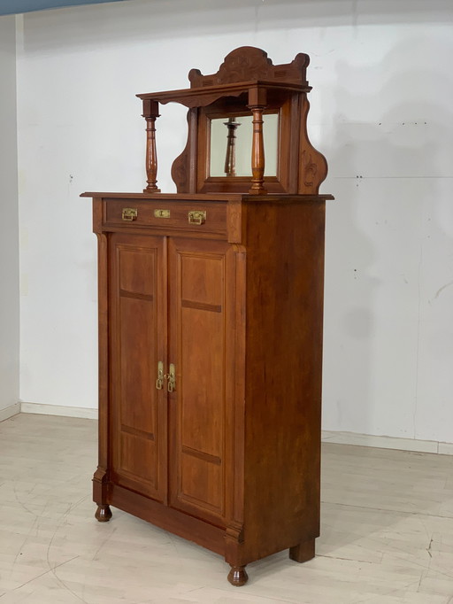 Vertiko woonkamer kast in Wilhelminische stijl rond 1900