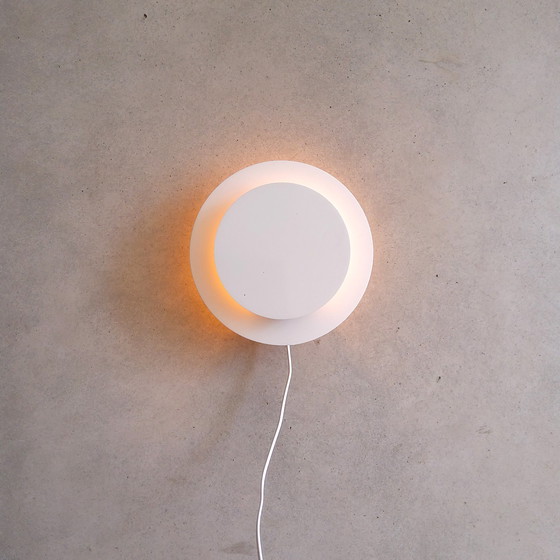 Image 1 of Witte ronde metalen wandlamp