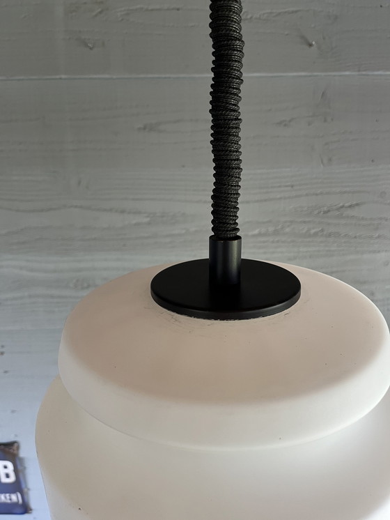 Image 1 of Vintage mid century opaal glazen hanglamp 