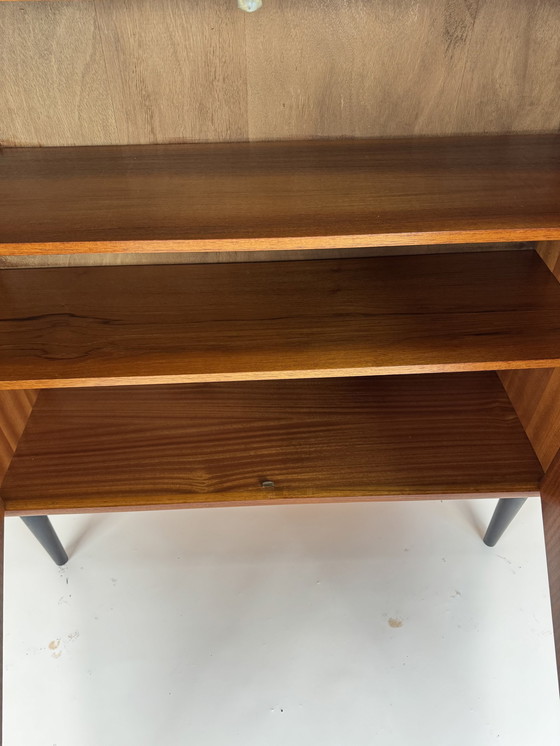 Image 1 of  Mid-Century Teak Kast – Slank & Afsluitbaar