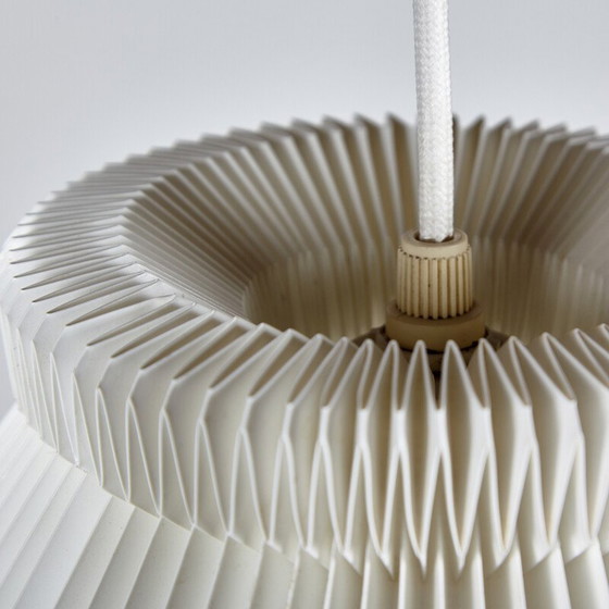 Image 1 of Vintage model 1-27 hanglamp in kunststof plaat van Tage Klint voor Le Klint, 1940