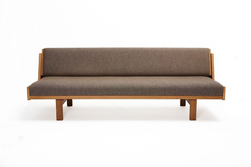 Ge-258 Daybed ontworpen door Hans J. Wegner voor Getama, Denemarken 1950.