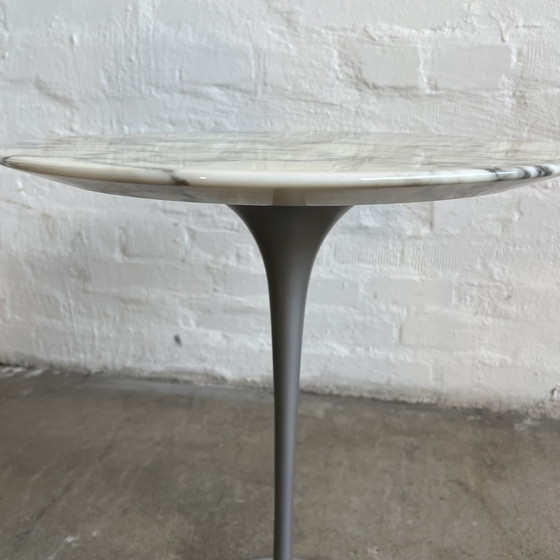 Image 1 of Knoll International - Saarinen 160Tr - Bijzettafel - Marmer - Topconditie