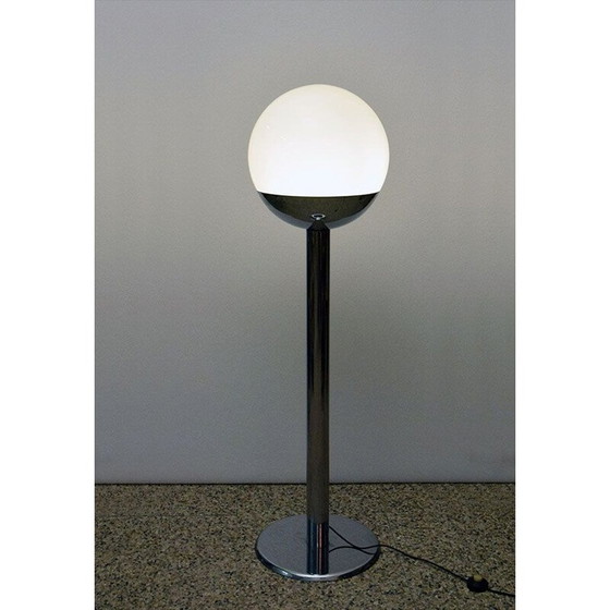 Image 1 of Vintage vloerlamp van verchroomd metaal en oplaine glas, Italië 1970