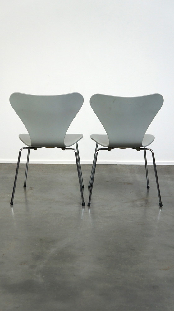 Image 1 of 4 x Originele grijze Fritz Hansen vlinder stoel uit 1984 Deens design