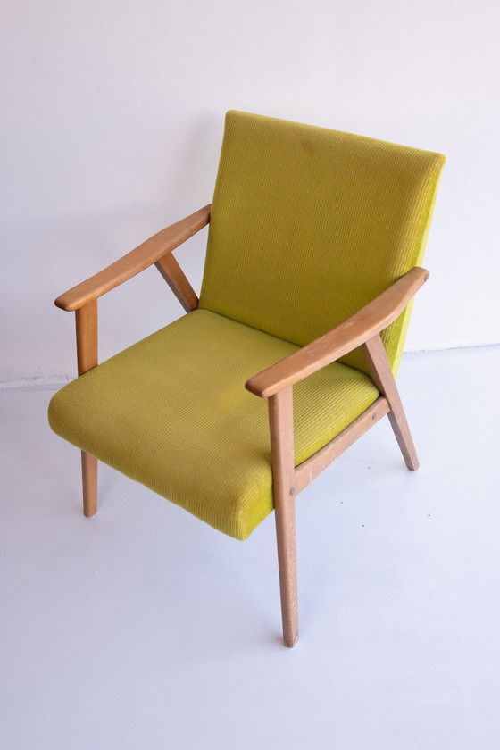 Image 1 of Vintage fauteuil met limekleur ribstof bekleding