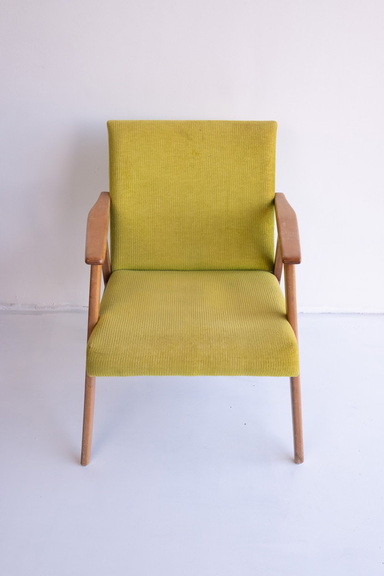 Image 1 of Vintage fauteuil met limekleur ribstof bekleding