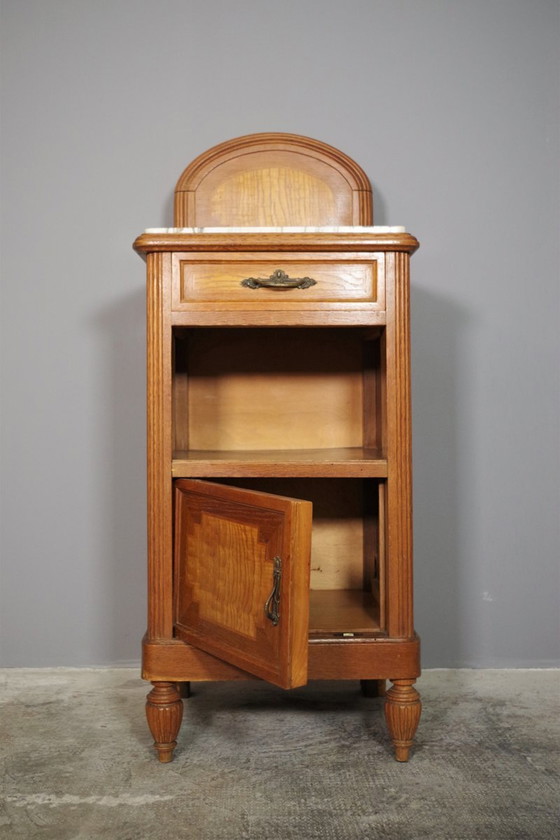 Image 1 of Vintage 1940S-50S Kersen & Beukenhouten nachtkastje met marmeren blad - Italiaanse Mid Century Elegantie