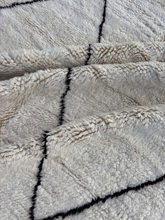 Image 1 of Tapis Beni Ouarain En Laine Naturelle - Ontwerp Losanges Noirs