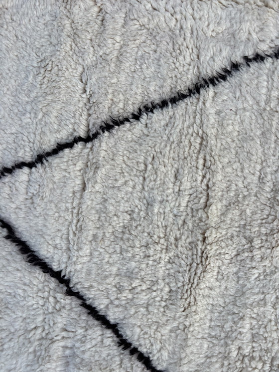 Image 1 of Tapis Beni Ouarain En Laine Naturelle - Ontwerp Losanges Noirs