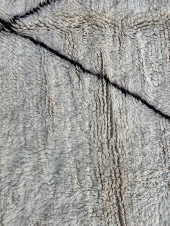 Image 1 of Tapis Beni Ouarain En Laine Naturelle - Ontwerp Losanges Noirs