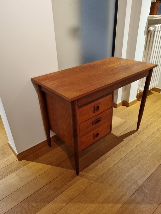 Vintage Deens Bureau In Teak