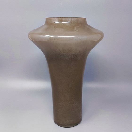 Image 1 of Prachtige beige vaas in Murano glas van Dogi uit de jaren 1970. Gemaakt in Italië