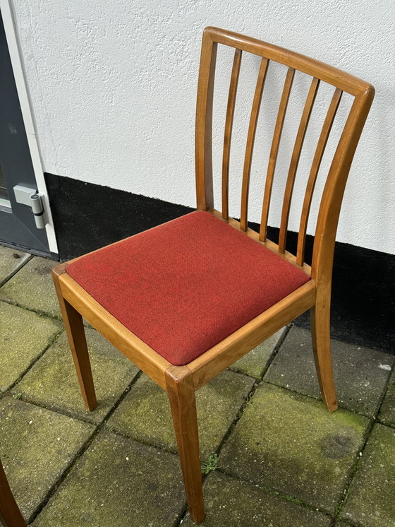 Image 1 of Vintage gemengd houten ronde tafel en 4x stoelen