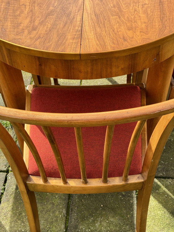 Image 1 of Vintage gemengd houten ronde tafel en 4x stoelen