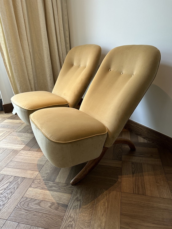 Image 1 of 2x Artifort Congo fauteuil by Theo Ruth