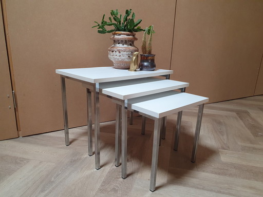 Mimiset Chroom/Wit. Vintage Nesting Tables. 