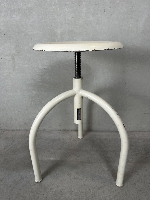 Industrial Design Stool - Manubelge