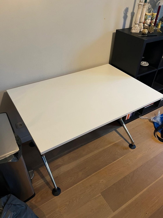 Image 1 of Vitra Spatio zwenkbare designtafel