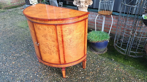 Antieke Wortelnoten Houten Commode Wandconsole, Wandkast, Halkast Afm 84X44 En 83Cm Hoog.