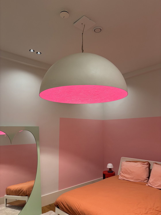 Image 1 of Mezza Luna Tweekleurige Plafondlamp. 120 cm in diameter