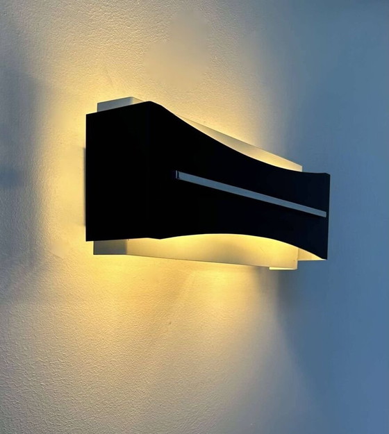 Image 1 of  Zwart, wit en chromen modernistische wandlamp - Frankrijk 1960