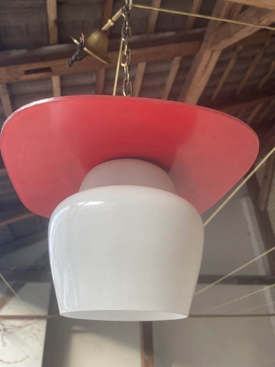 Image 1 of Een vintage glazen lamp uit de jaren 1940