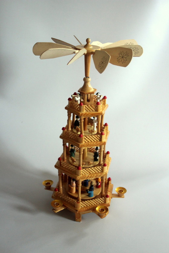 Image 1 of Grote houten kerstpiramide uit het Erzgebirge - Geweldige decoratie