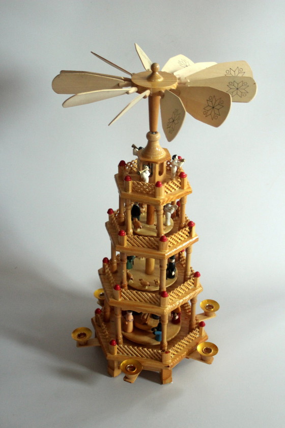 Image 1 of Grote houten kerstpiramide uit het Erzgebirge - Geweldige decoratie