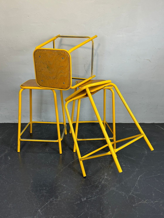 Image 1 of Mullca Industriële Franse Stapelstoelen - Set Van Vier