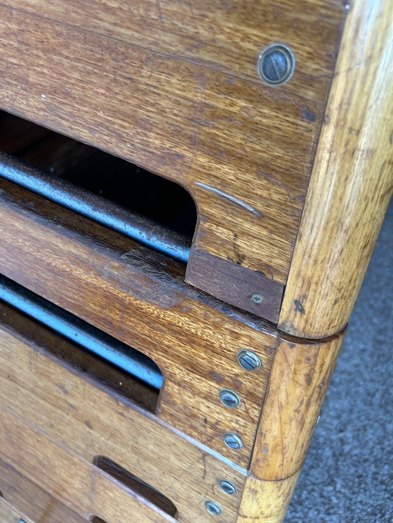 Image 1 of Vintage plintkast turnzaal