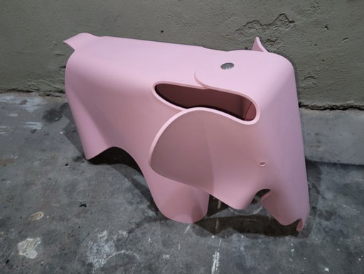 Charles & Ray Eames - Vitra - Olifant - Roze