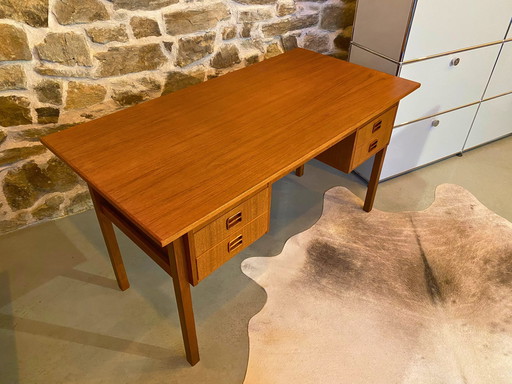 Vintage teak bureau van Tibergaard