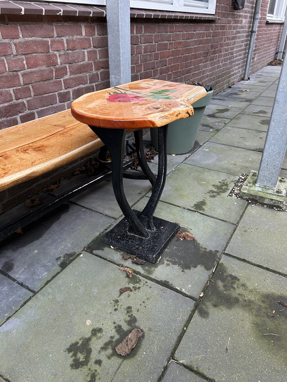 Image 1 of Unieke Handgemaakte Tuinbank En Bijbehorend Bijzettafeltje 