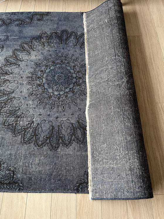 Image 1 of Perzisch donkerblauw wollen tapijt met vintage look