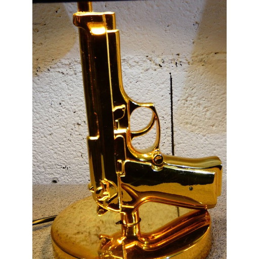 Paar vintage goud en wit gelakte Beretta revolver bedlampjes, 2000