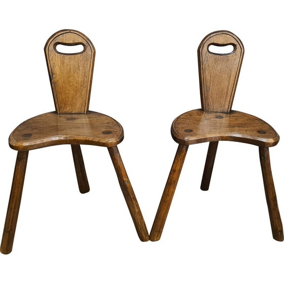 Image 1 of Paar brutalistische vintage driepootstoelen in massief eikenhout
