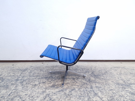 Image 1 of Hermann Miller Vitra Eames EA 116 Fauteuils met Krukjes design fauteuil leren fauteuil 