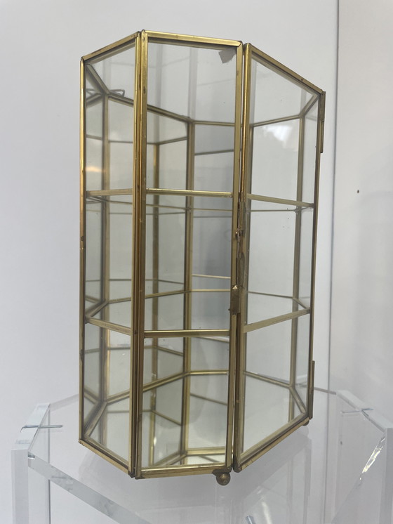 Image 1 of Messing vitrine kastje