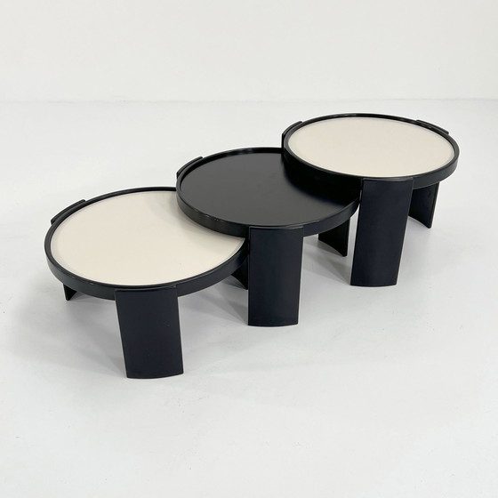 Image 1 of Set van 3 grote omkeerbare tafeltjes van Gianfranco Frattini voor Cassina, 60S