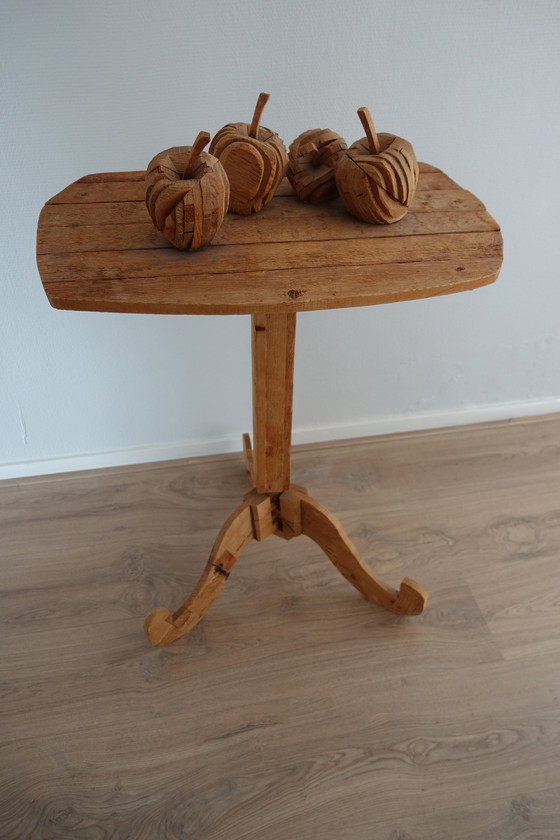 Image 1 of Klaas Gubbels - Tafel Met Appels