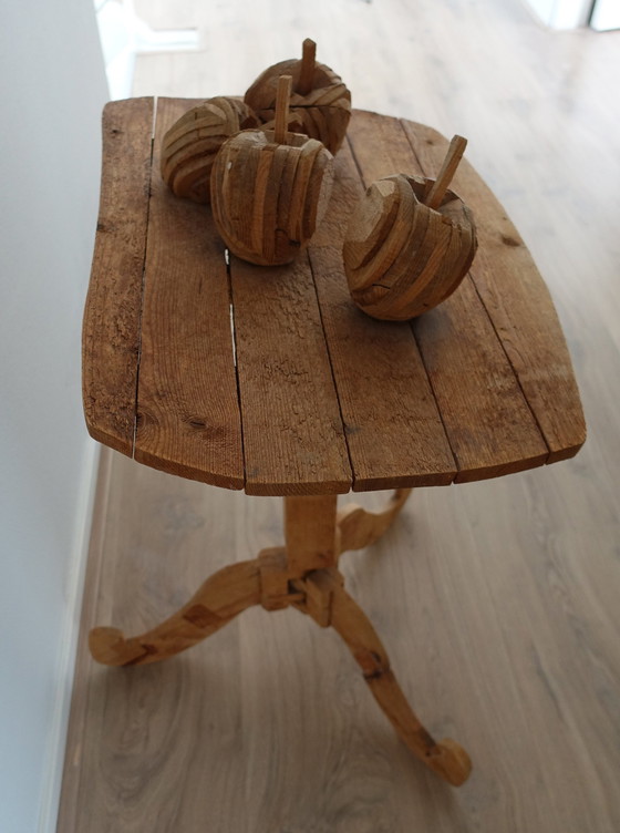 Image 1 of Klaas Gubbels - Tafel Met Appels