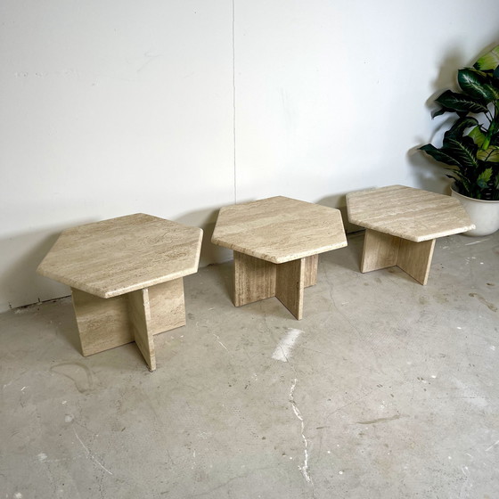 Image 1 of Sidetables Travertin Met Zeshoekig Blad