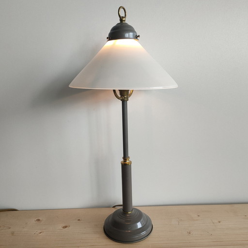 Vintage Metalen En Messing Tafellamp Met Opaline Kap