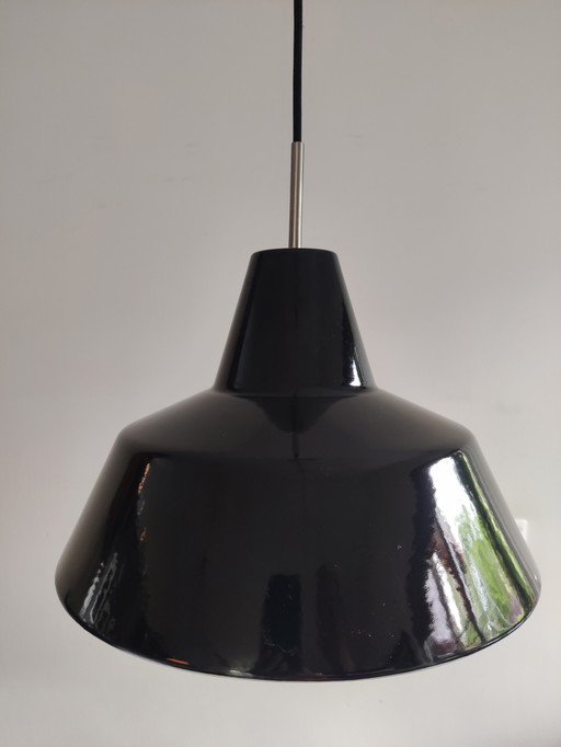 2x zwart geëmailleerde hanglamp