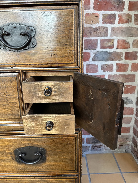 Image 1 of Antieke Koreaanse Reiskoffer/Kast